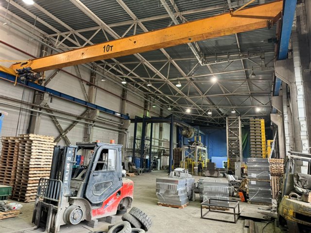 Аренда производственно-складского помещения 1500 м ² с кран-балкой 10 т
