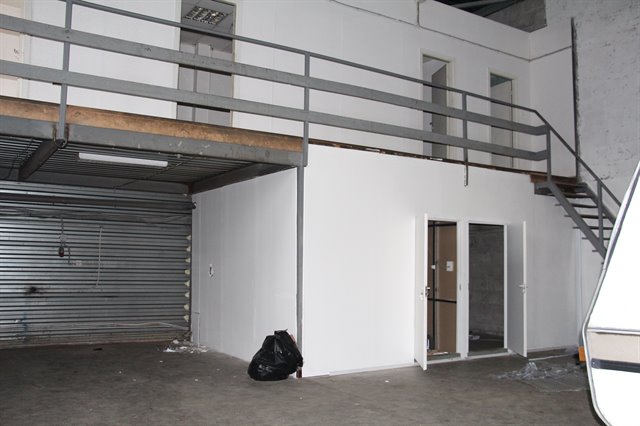 Аренда отапливаемого склада 400 метров со встроенным офисно-бытовым блоком