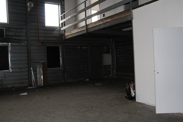 Аренда отапливаемого склада 400 метров со встроенным офисно-бытовым блоком