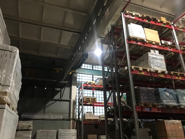 Аренда утеплённого помещения 1600 кв м под склад-производство с кран-балкой на 5 тонн.
