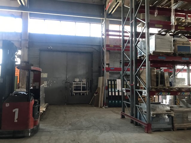 Аренда утеплённого помещения 430 кв м под склад-производство на парнасе.