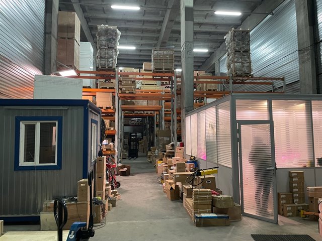 Аренда отапливаемого склада 360 кв м с пандусом возле КАД