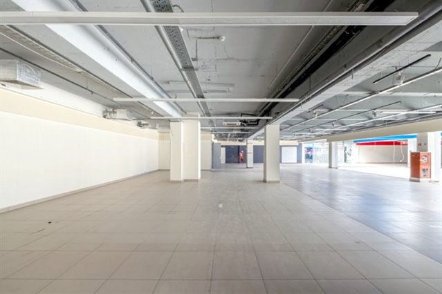 Аренда помещения в Торговом комплексе под склад, пункт выдачи товаров, легкое производство - 650 м2