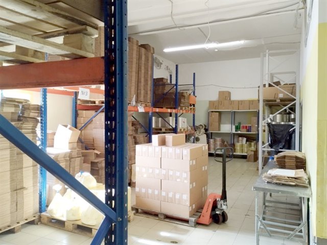 Отапливаемое помещение под склад, производство (возможно пищевое) - 340 м2.