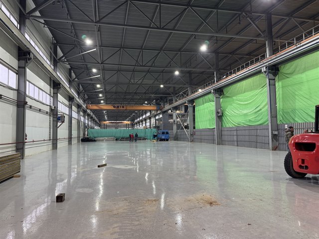 Аренда отапливаемого цеха 1600 м² с двумя кран-балками на 20 т