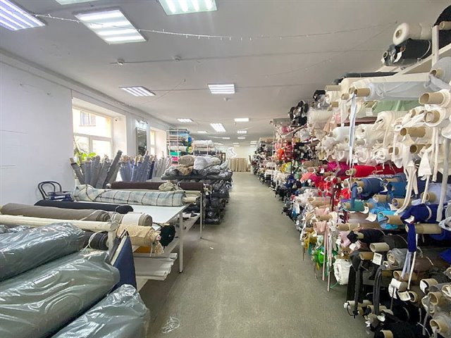 Отапливаемое универсальное помещение под офис, торговлю, шоу-рум, мастерскую, склад - 598 м2