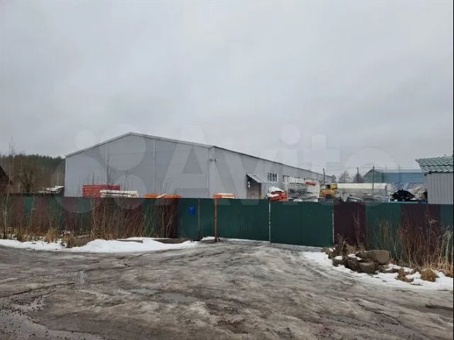 Продажа производственного здания 1080 м² с кран-балкой на 5 т с земельным участком 7928 м²