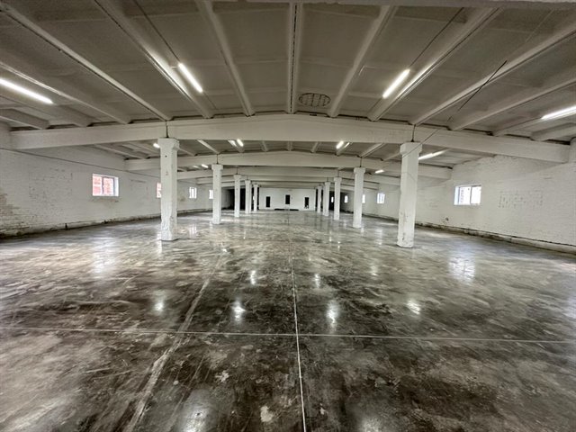 Аренда от собственника кирпичного отапливаемого строения  1800 кв.м. Без комиссии