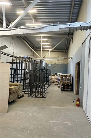 Отапливаемое помещение под склад, производство - 990 м2