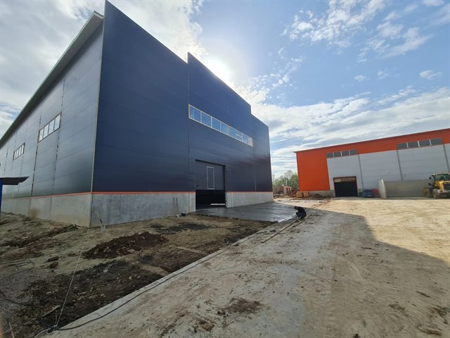 Аренда цеха от 1500 м² до 4500 м² с кран-балками на 10 тонн на участке 1 га