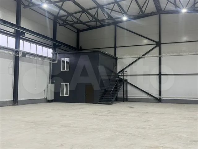 Аренда отапливаемого производственного помещения 1500 м² c кран-балкой на 10 т