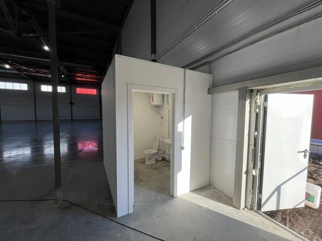 Аренда помещения по склад-производство 1300 м² с пандусом