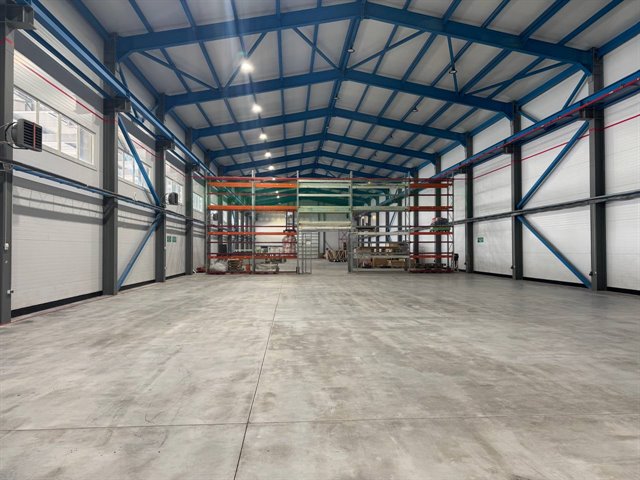 Аренда отапливаемых ангаров 1300 м² и 1500 м² с двумя кран-баклми на 5 т