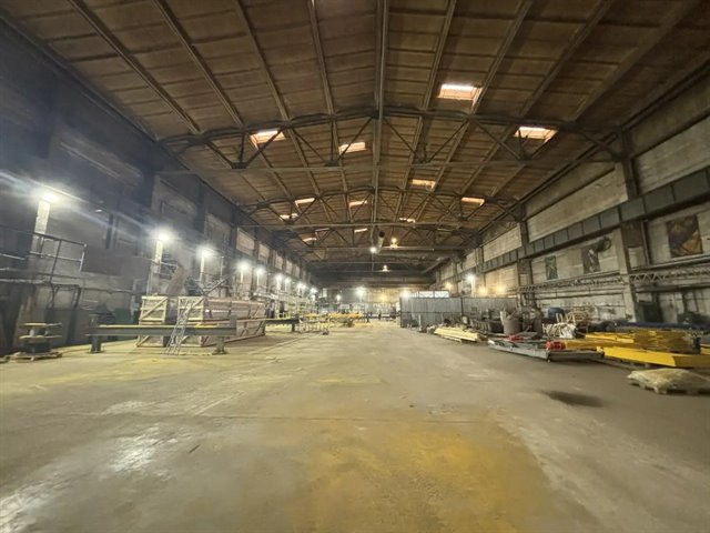 Аренда помещения 3500 м2 на Парнасе под склад/производство с краном 15 т