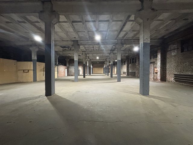 Аренда помещeния свободного нaзначeния 2488 м² в городе