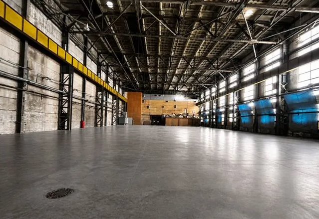 Аренда скласдкого помещения 2200 м² в городе