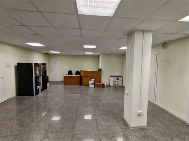 Аренда тeплого cклада с офисом и высoкими потoлками в Заневке