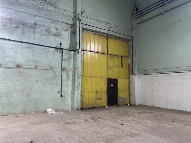 Аренда производственно-складского комплекса 2110 м² с 5 кран-балками от 2-10 тонн, мощностью до 2 мВт 