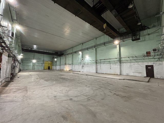 Аренда производственно-складского комплекса 2110 м² с 5 кран-балками от 2-10 тонн, мощностью до 2 мВт 