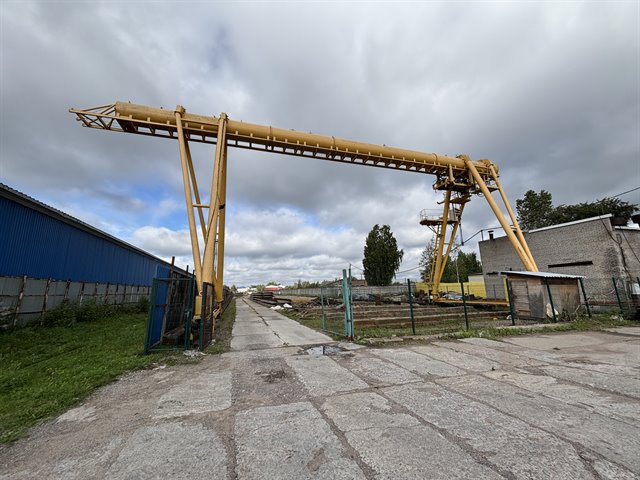 Аренда производственно-складского комплекса 2110 м² с 5 кран-балками от 2-10 тонн, мощностью до 2 мВт 