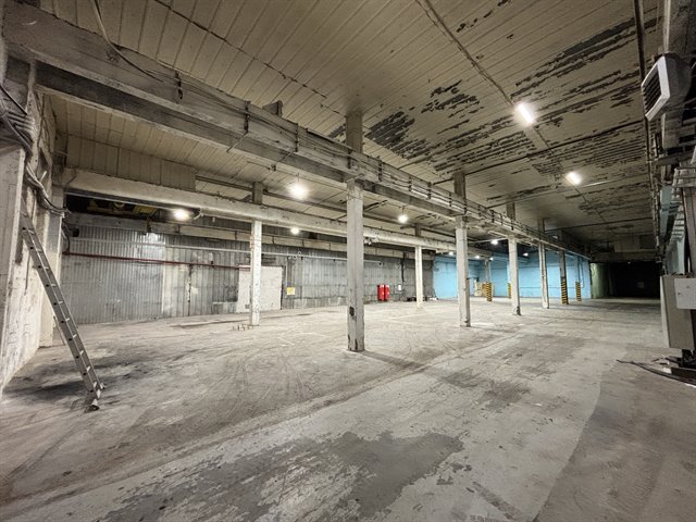 Аренда производственно-складского комплекса 2110 м² с 5 кран-балками от 2-10 тонн, мощностью до 2 мВт 