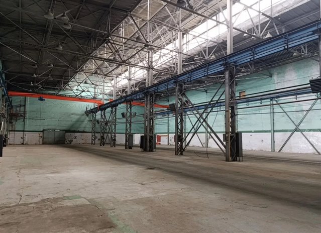 Аренда помещения под склад/производство 2505 м² с 5 кран-балками в городе 