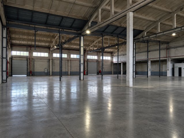 Аренда производственно-складского помещения 1016,7 м² | Потолки 9 м | 150 кВт в городе